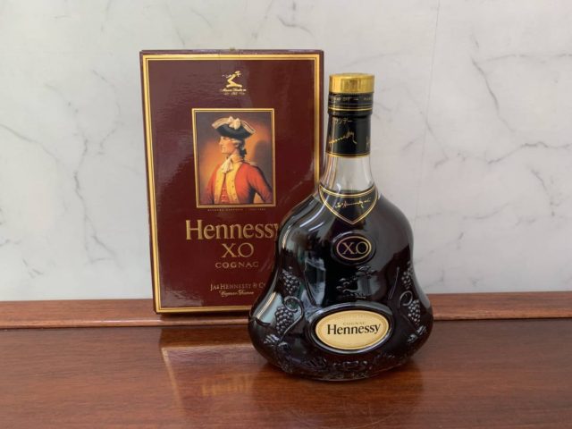 Hennessy ヘネシー XO 金キャップ クリアボトル コニャック-